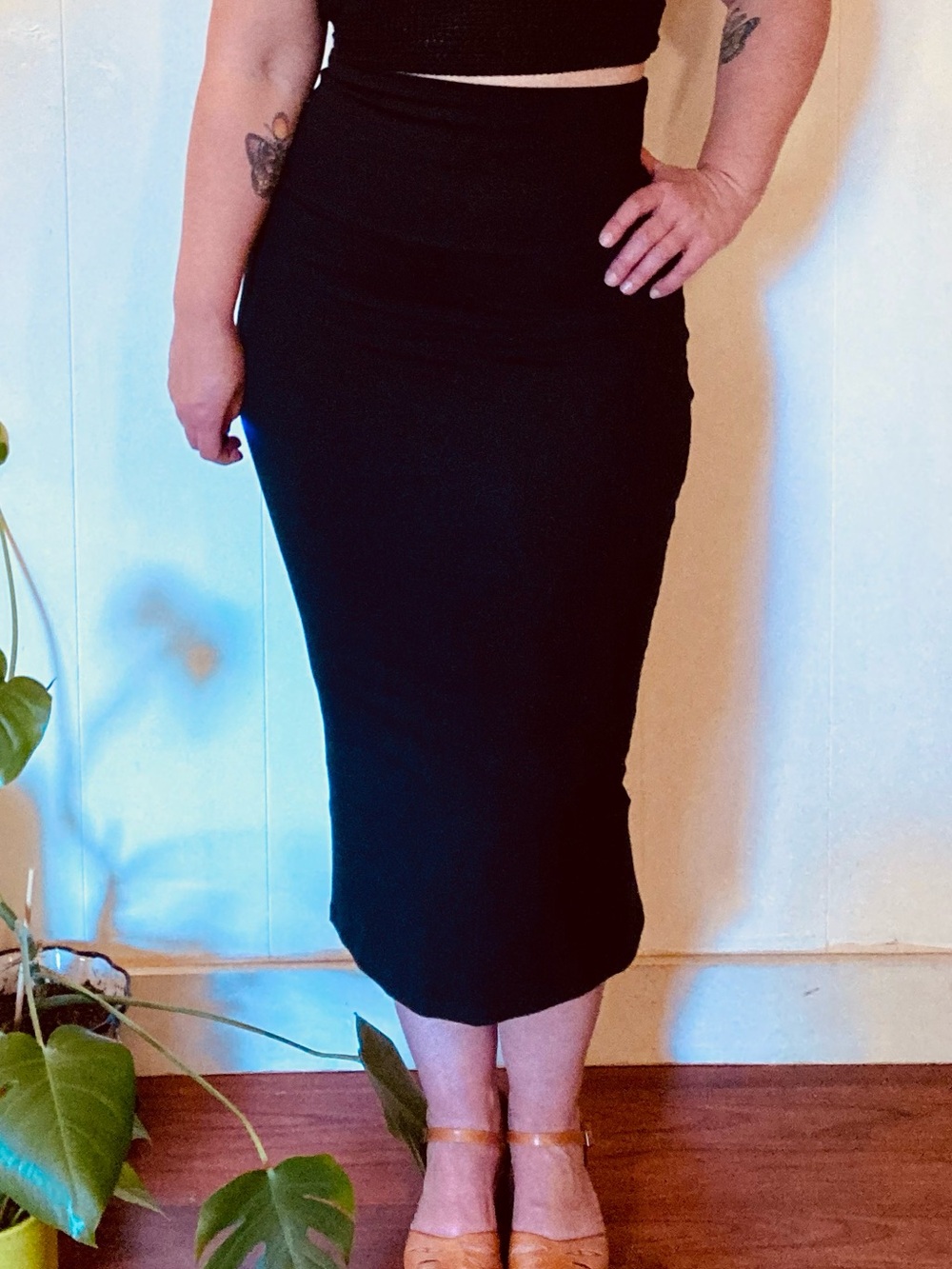 MANNERS LDN Favell Midi Skirt in Black